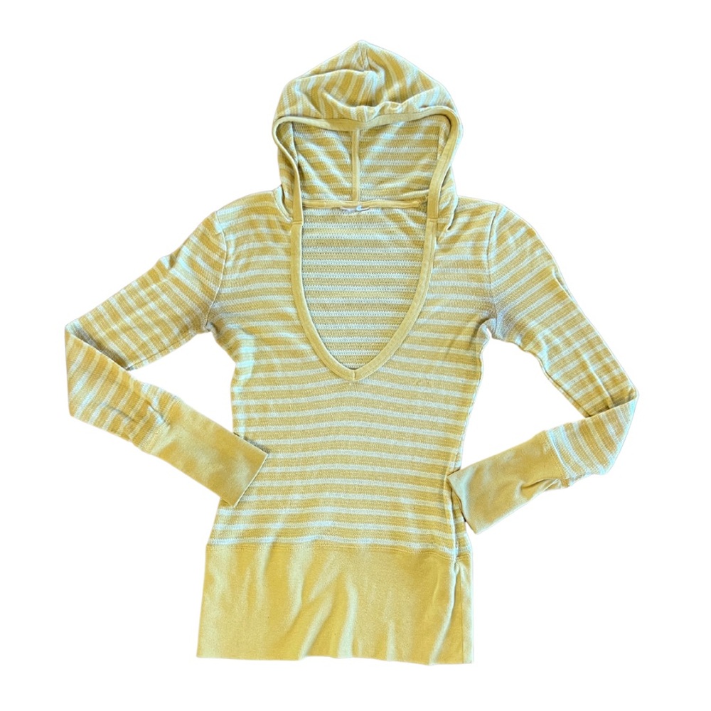 ellow stripped long sleeve knit 🧶 or heater, deep v-neck, with hood top 💛